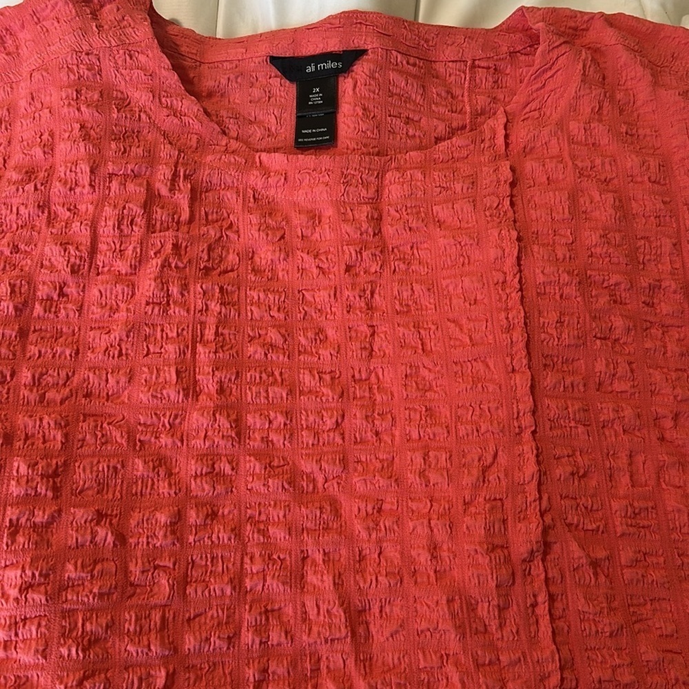 Ali Miles Red Oversized Ruched Tunic. 2X - Picture 3 of 9